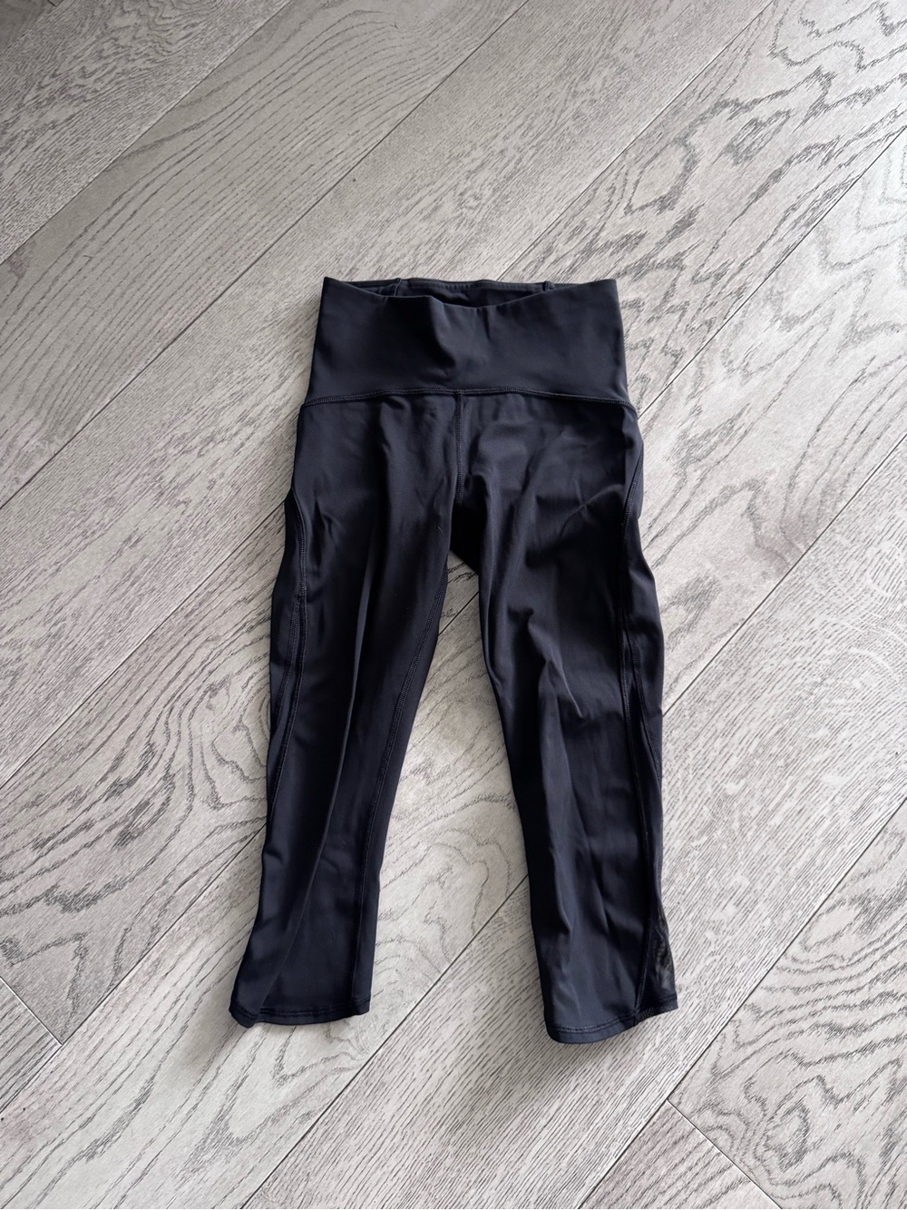 Lululemon Black High-Waist Active Crop Leggings Size 4